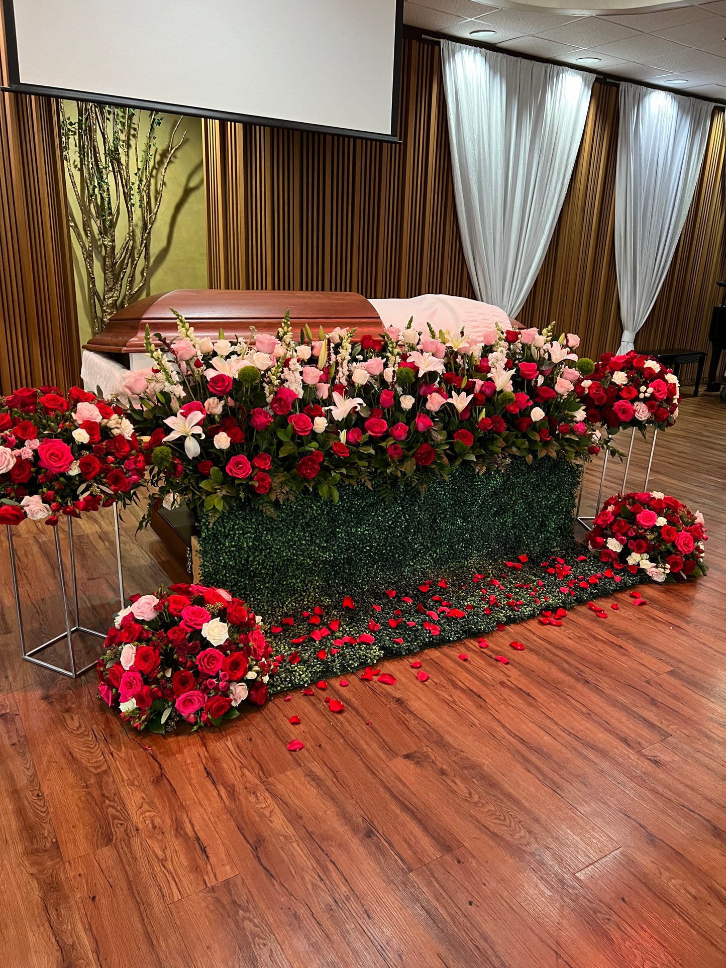 Sunrise Tribute Arrangements